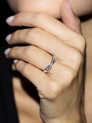 DIAMANTA Złoty pierścionek z diamentami rozmiar: 58. Szare pierścionki DIAMANTA, z diamentem, złote. Za 1,326.99 zł.