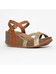 Blue Bay Skórzane sandały "Guimauve" w kolorze jasnobrązowo-złotym na koturnie rozmiar: 40. Brązowe sandały Blue Bay, bez wzorów, z otwartym noskiem, bez obcasa, na koturnie, bez zapięcia. Za 153.34 zł.