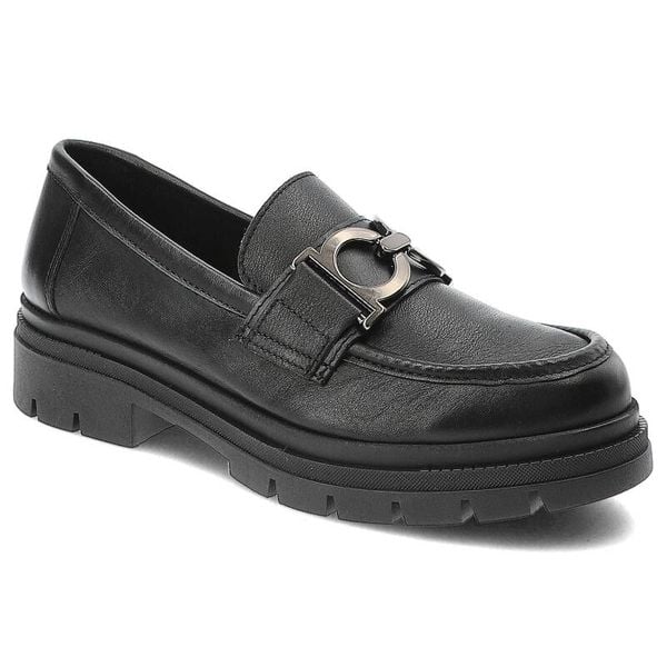 Czarne Mokasyny Nessi Skórzane Obuwie Damskie. Czarne mokasyny Nessi, bez wzorów, z materiału, bez obcasa. Za 469.00 zł.