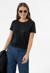 T-shirt z błyszczącą aplikacją T-ASH. Czarne t-shirty Volcano, s, z aplikacjami, z bawełny, z asymetrycznym kołnierzem, bez ramiączek. Za 59.99 zł.