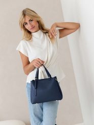 Lia Biassoni Skórzana torebka "Bardine" w kolorze granatowym - 28 x 21 x 15 cm rozmiar: onesize. Niebieskie torby na ramię Lia Biassoni, bez wzorów, z materiału, na ramię, bez dodatków. Za 304.99 zł.