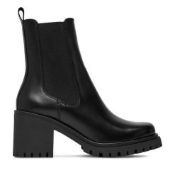 Botki Badura. Czarne botki Badura, bez wzorów, bez obcasa, na słupku, bez zapięcia. Za 349.99 zł.