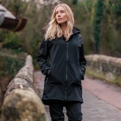 Dlx Samantha - Damska kurtka softshellowa Dlx Eco w kolorze czarnym. Czarne kurtki sportowe DLX, bez wzorów, z polaru, bez kaptura, trekkingowe. Za 512.99 zł.