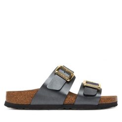Klapki Birkenstock. Czarne klapki Birkenstock, bez wzorów, bez obcasa. Za 509.99 zł.