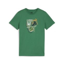 Puma Koszulka Graphics Year Of Sports 68029986. Zielone bluzki Puma, bez wzorów, sportowe, bez kołnierzyka, bez ramiączek. Za 60.99 zł.