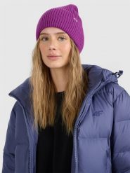 4F Czapka beanie damska - różowa M. Czerwone czapki 4f, bez wzorów, z wiskozy. Za 59.99 zł.