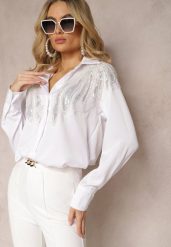 Biała Klasyczna Koszula z Naszywkami Cekinami i Koralikami Sarkia. Białe koszule Renee, m, z aplikacjami, eleganckie, bez kołnierzyka, bez ramiączek. Za 59.99 zł.