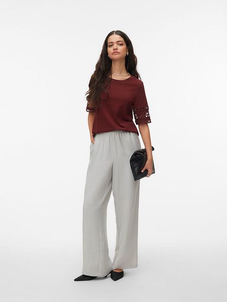 Vero Moda Koszulka w kolorze brązowym rozmiar: S. Brązowe bluzki Vero Moda, s, bez wzorów, z bawełny, bez kołnierzyka, bez ramiączek. Za 80.14 zł.