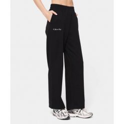 Spodnie dresowe Carpatree Sports Club Czarne. Czarne spodnie dresowe Carpatree, l, bez wzorów, z dresówki. Za 239.99 zł.