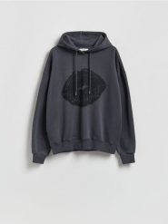 Bluza z nadrukiem - ciemnoszary. Szare bluzy sportowe Reserved, l, bez wzorów, z bawełny, bez kaptura. Za 119.99 zł.