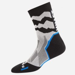 Skarpety do biegania w terenie Millet Intense Crew Socks Czarny. Czarne skarpety Millet, bez wzorów, z tkaniny. Za 89.00 zł.