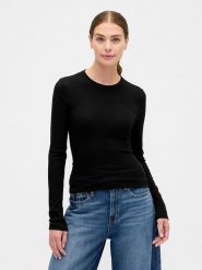 GAP Koszulka w kolorze czarnym rozmiar: S. Czarne bluzki GAP, s, bez wzorów, ze splotem, bez kołnierzyka, bez ramiączek. Za 66.47 zł.