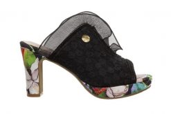 Klapki Laura Vita Hicao 725 Noir 202041, Czarny, Skóra naturalna - 37. Czarne klapki Laura Vita, bez wzorów, z gumy, bez obcasa, na platformie. W wyprzedaży za 229.00 zł.