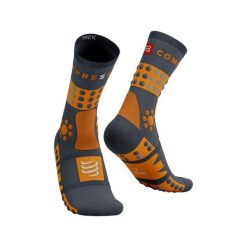 Skarpety trekkingowe Compressport Trekking Socks. Brązowe skarpety Compressport, bez wzorów. Za 96.99 zł.