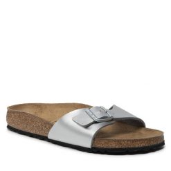 Klapki Birkenstock. Szare klapki Birkenstock, bez wzorów, bez obcasa. Za 259.99 zł.