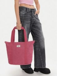 Guess Jeans Torebka CWBEO-GUESS-B-016-09 Różowy. Czerwone shopper Guess Jeans, z aplikacjami, z jeansu, bez dodatków. Za 199.99 zł.