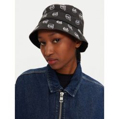 Kapelusz KARL LAGERFELD. Czarne kapelusze KARL LAGERFELD, bez wzorów. Za 209.99 zł.