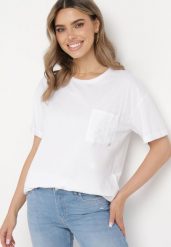 Biały Bawełniany T-shirt o Klasycznym Fasonie z Kieszonką Asettia. Białe t-shirty Born2be, m, z aplikacjami, z bawełny, bez kołnierzyka, bez ramiączek. W wyprzedaży za 39.99 zł.