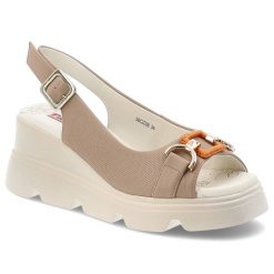 Beżowe Sandały Artiker Stylowe Obuwie Damskie Na Koturnie. Brązowe sandały Artiker, bez wzorów, eleganckie, bez obcasa, na koturnie, bez zapięcia. Za 239.00 zł.