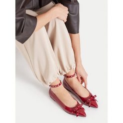 Baleriny MEXX. Czerwone baleriny Mexx, bez wzorów, bez obcasa. Za 299.99 zł.