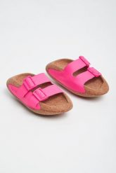 Klapki damskie B-IT BALMAIN. Klapki Balmain, bez wzorów, bez obcasa. W wyprzedaży za 2,033.85 zł.