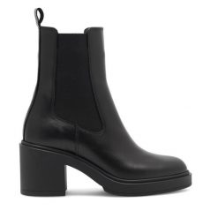 Sztyblety Gino Rossi. Czarne botki Gino Rossi, bez wzorów, bez obcasa, na słupku, bez zapięcia. Za 349.99 zł.
