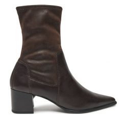 Botki Vagabond Shoemakers. Brązowe botki Vagabond Shoemakers, bez wzorów, bez obcasa, na słupku, bez zapięcia. Za 819.99 zł.
