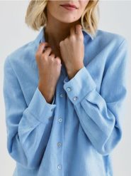 Lniana koszula - jasnoniebieski. Niebieskie koszule Reserved, l, bez wzorów, z tkaniny, bez kołnierzyka, bez ramiączek. W wyprzedaży za 109.99 zł.