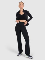 4F Spodnie treningowe szybkoschnące z prostymi nogawkami damskie - czarne XL. Czarne spodnie dresowe 4f, l, bez wzorów, z materiału. Za 149.99 zł.