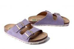 DR. BRINKMANN 700697-59 lavendel, klapki damskie. Fioletowe klapki Dr. Brinkmann, bez wzorów, ze skóry, bez obcasa. Za 264.90 zł.