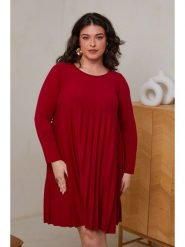 Curvy Lady Sukienka w kolorze czerwonym rozmiar: 44/46. Czerwone sukienki Curvy Lady, bez wzorów, klasyczne, bez kołnierzyka, bez ramiączek, midi. Za 148.96 zł.