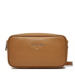 Torebka Patrizia Pepe. Brązowe listonoszki Patrizia Pepe, bez wzorów, bez dodatków. Za 489.99 zł.