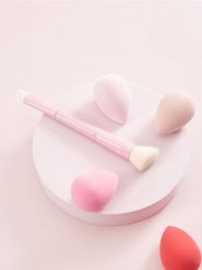 Pędzel do konturowania - wielobarwny. Pędzle Sinsay. Za 12.99 zł.