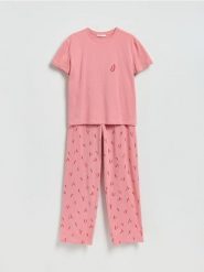 Dwuczęściowa piżama z nadrukiem - intenstywna czerwień. Czerwone piżamy Reserved, bez wzorów, z bawełny, bez ramiączek. Za 79.99 zł.