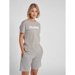 Koszulka sportowa z krótkim rękawem damska Hummel Cotton Logo. Szare koszulki sportowe Hummel, bez wzorów, bez ramiączek, do piłki nożnej. Za 59.00 zł.