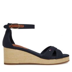 Sandały Tommy Hilfiger. Niebieskie sandały TOMMY HILFIGER, bez wzorów, bez obcasa, na koturnie, bez zapięcia. Za 319.99 zł.