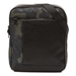 Torebka LUMBERJACK LK 3565. Czarne torby na ramię Lumberjack, bez wzorów, z poliesteru, średnie, bez dodatków. Za 129.99 zł.