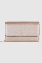 VALENTINO Złoty portfel na łańcuszku Kalua Pochette. Żółte kopertówki Valentino by Mario Valentino, bez wzorów, bez dodatków. W wyprzedaży za 279.99 zł.