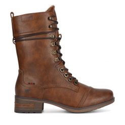Botki Mustang. Brązowe botki Mustang, bez wzorów, bez obcasa, na płaskiej podeszwie, bez zapięcia. Za 399.99 zł.