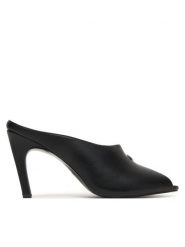 REPLAY Klapki GWH3L .000.C0001S Czarny. Czarne klapki Replay, bez wzorów, ze skóry, bez obcasa. Za 439.99 zł.