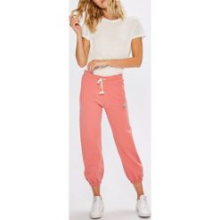 Femi Stories - Spodnie RUMBA. Czerwone spodnie dresowe Femi Stories, s, bez wzorów, z bawełny. W wyprzedaży za 179.90 zł.