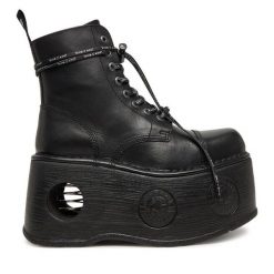 Botki NEW ROCK. Czarne botki NEW ROCK, bez wzorów, bez obcasa, na koturnie, bez zapięcia. Za 1,089.00 zł.