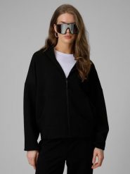 Bluza dresowa regular z kapturem damska 4F 4FRSS26TSWSF2994. Czarne bluzy 4f, l, bez wzorów, z dresówki, z kapturem. Za 199.99 zł.