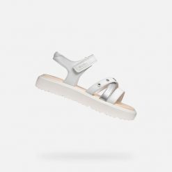 Sandały GEOX J SANDAL KODETTE GIR Biały. Białe sandały Geox, bez wzorów, z syntetyku, bez obcasa, bez zapięcia. Za 225.99 zł.