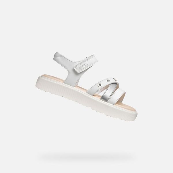 Sandały GEOX J SANDAL KODETTE GIR Biały. Białe sandały Geox, bez wzorów, z syntetyku, bez obcasa, bez zapięcia. Za 217.99 zł.