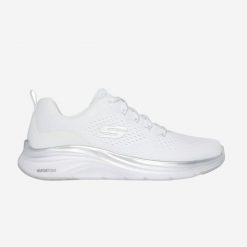 Sneakersy damskie Skechers Vapor Foam. Białe obuwie sportowe Skechers, bez zapięcia. Za 229.99 zł.