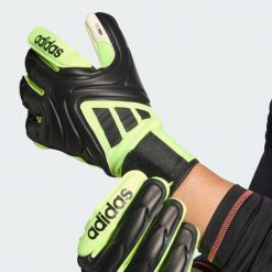 Rękawice bramkarskie Copa League. Czarne rękawiczki Adidas, bez wzorów, sportowe. Za 259.00 zł.