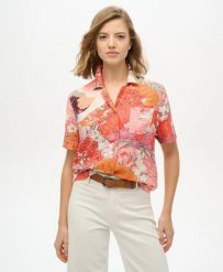 Superdry Koszula Beach Resort z wiskozy – Kam Coral. Brązowe koszule Superdry, bez wzorów, z materiału, klasyczne, bez kołnierzyka, bez ramiączek. Za 224.65 zł.