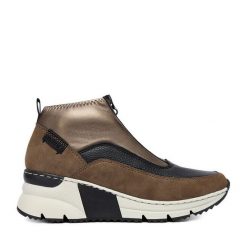Botki Rieker. Brązowe botki Rieker, bez wzorów, bez obcasa, na płaskiej podeszwie, bez zapięcia. Za 329.99 zł.