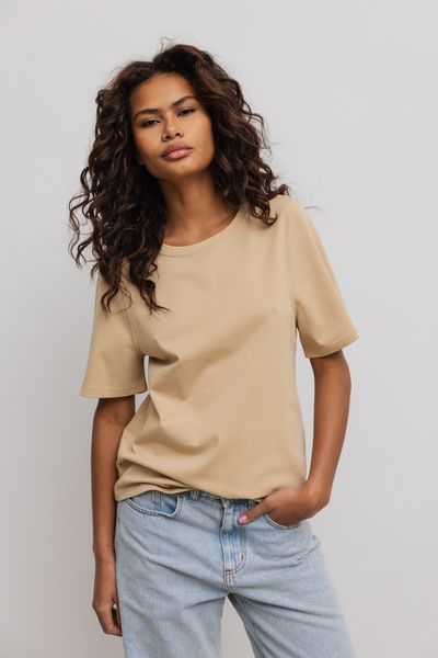 Damski T-Shirt w kolorze BEIGE - CAMAS. Brązowe t-shirty Marsala, m, bez wzorów, z bawełny, bez kołnierzyka, bez ramiączek. Za 159.90 zł.